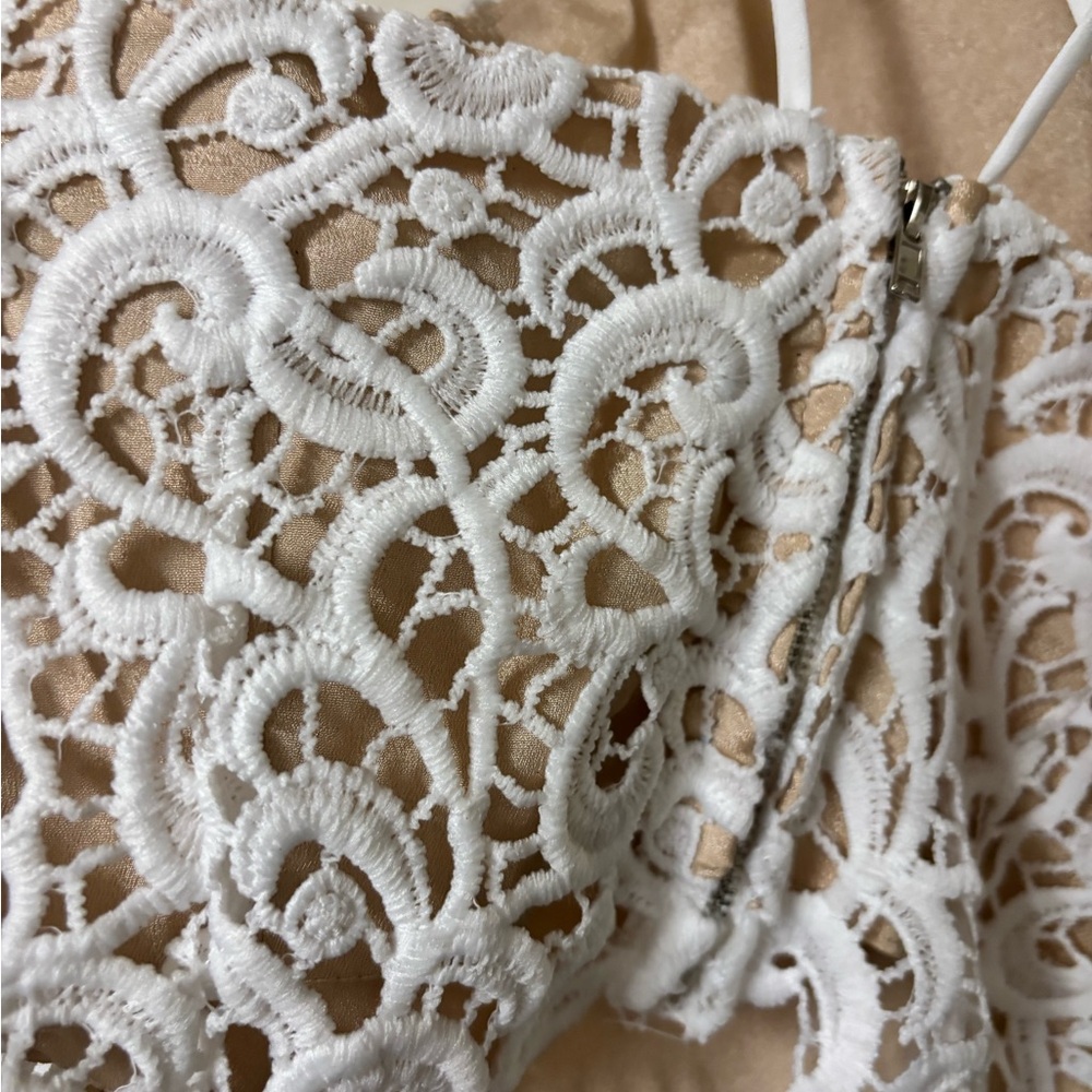 DO+BE Cream and White Lace Shorts and Top set - Picture 6 of 13